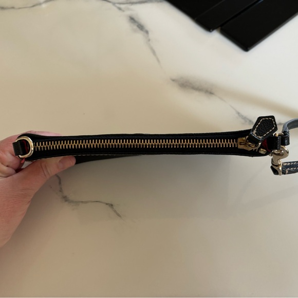 Dooney & Bourke Black Calf Leather Convertible Pleated Wristlet  Two Way Strap - Picture 8 of 15